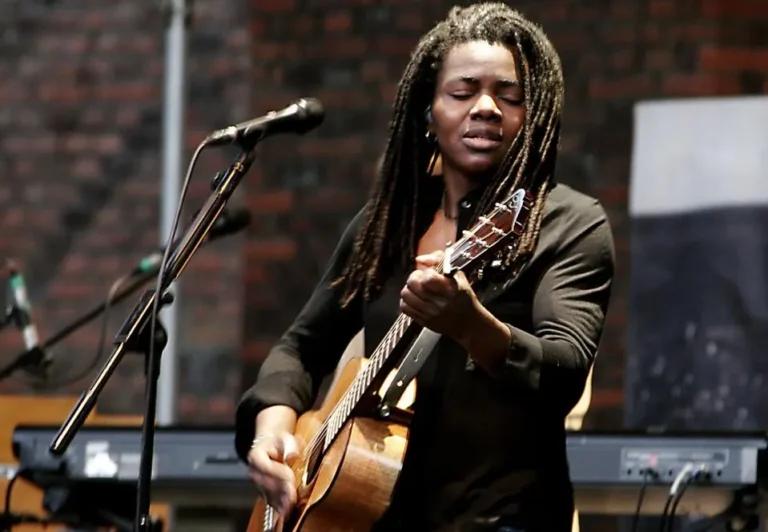 The Unwavering Voice of Tracy Chapman